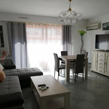 Grand 2 Pieces Centre * Antibes