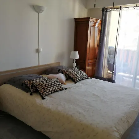Grand 2 Pieces Centre Apartment Antibes