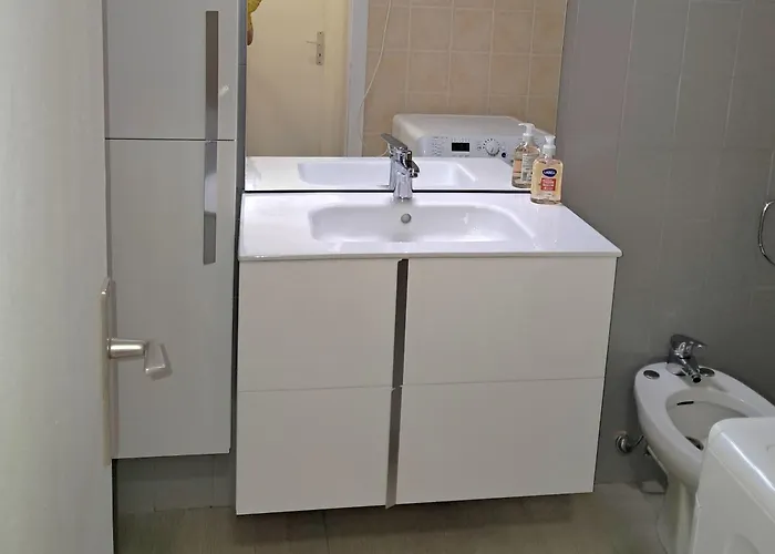 Appartement Grand 2 Pieces Centre Antibes